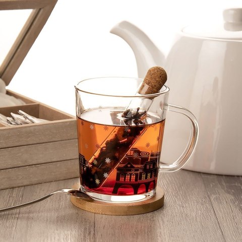 Kubek szklany z zaparzaczem i podstawką bambusową domki zestaw 3 el. 400 ml Kubek szklany z zaparzaczem i podstawką bambusową domki zestaw 3 el. 400 ml