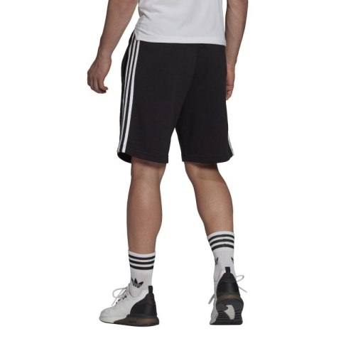 Spodenki adidas Juventus Turyn 3-stripes M GR2918 Spodenki adidas Juventus Turyn 3-stripes M GR2918