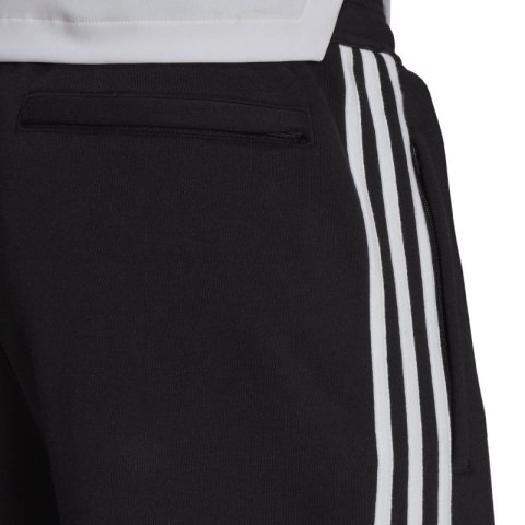 Spodenki adidas Juventus Turyn 3-stripes M GR2918 Spodenki adidas Juventus Turyn 3-stripes M GR2918