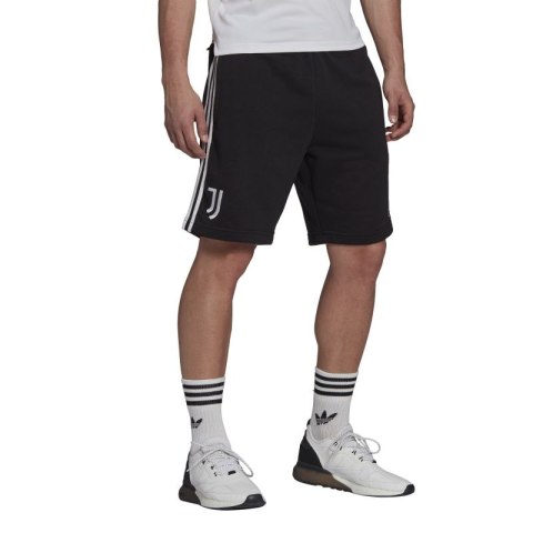 Spodenki adidas Juventus Turyn 3-stripes M GR2918 Spodenki adidas Juventus Turyn 3-stripes M GR2918