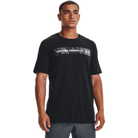 Koszulka Under Armour Camo Chest Stripe SS M 1376830 001 Koszulka Under Armour Camo Chest Stripe SS M 1376830 001