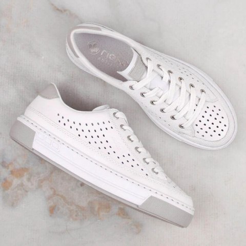 Skórzane buty ażurowe Rieker W RKR642 białe