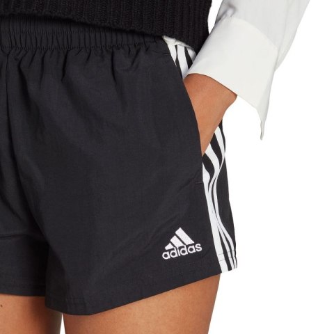 Spodenki adidas Essentials 3-Stripes Woven W HT3397 Spodenki adidas Essentials 3-Stripes Woven W HT3397