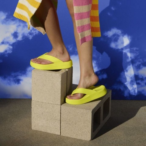 Japonki Crocs Getaway Platform Flip W 209410 76M