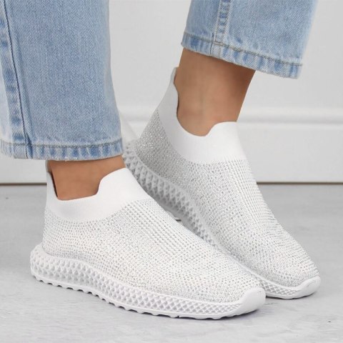 Buty sportowe wsuwane z cyrkoniami D&A W OLI257B białe Buty sportowe wsuwane z cyrkoniami D&A W OLI257B białe
