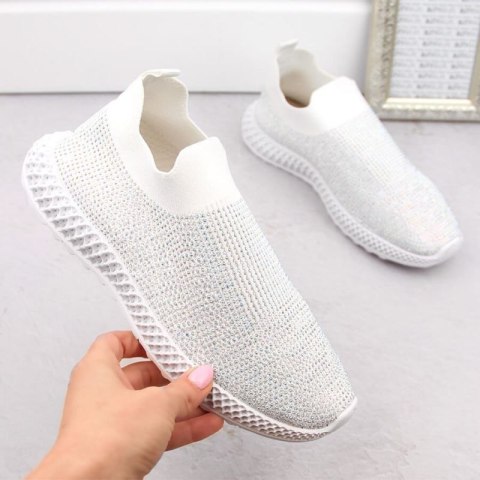 Buty sportowe wsuwane z cyrkoniami D&A W OLI257B białe Buty sportowe wsuwane z cyrkoniami D&A W OLI257B białe