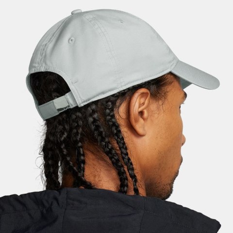 Czapka z daszkiem Nike DF Club Cap FB5372-077 Czapka z daszkiem Nike DF Club Cap FB5372-077