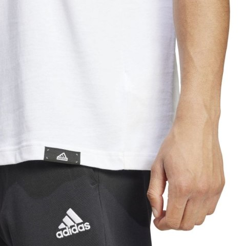 Koszulka adidas Tech Linear Graphic M IW2690 Koszulka adidas Tech Linear Graphic M IW2690