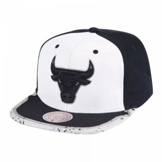 Czapka z daszkiem Mitchell & Ness Chicago Bulls NBA Day One Snapback Bulls 6HSSMM19226-CBUWHBK