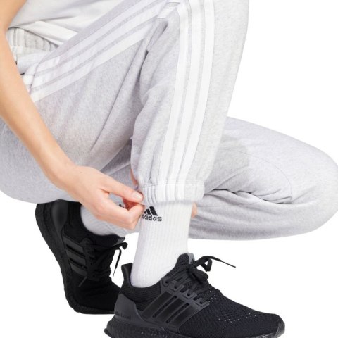 Spodnie adidas Essentials 3-Stripes Fleece Loose-Fit W IN6178 Spodnie adidas Essentials 3-Stripes Fleece Loose-Fit W IN6178