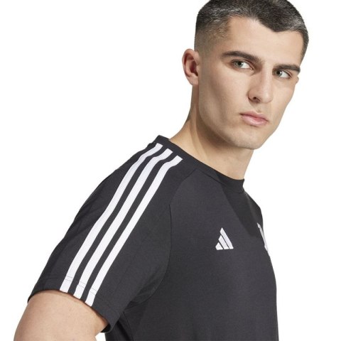 Koszulka adidas Juventus DNA Tee M IY4120 Koszulka adidas Juventus DNA Tee M IY4120