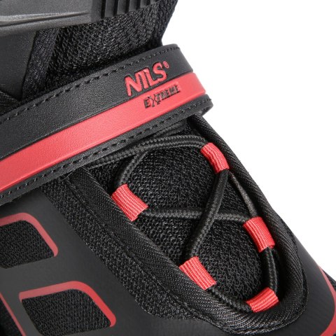 NA14174 A CZARNO-CZERWONE ROZM. M (35-38) ŁYŻWOROLKI NILS EXTREME