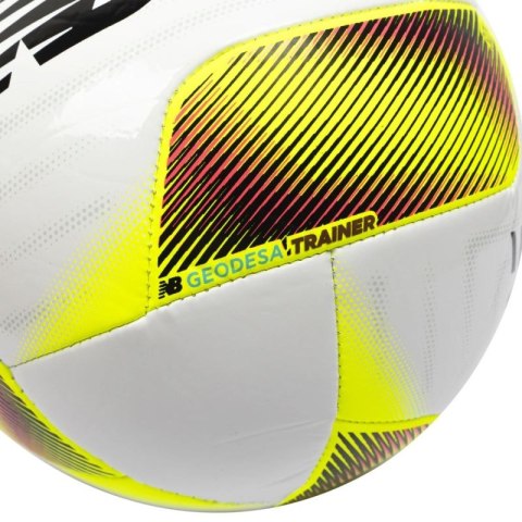 Piłka nożna New Balance Geodesa Trainer Football WHN FB23052GWHN