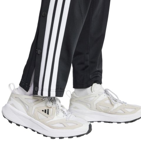 Spodnie adidas Snap Track M JL8593