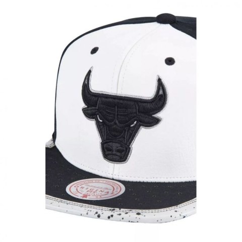 Czapka z daszkiem Mitchell & Ness Chicago Bulls NBA Day One Snapback Bulls 6HSSMM19226-CBUWHBK