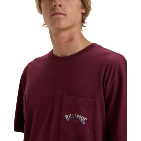 Billabong Stacked Arch Tee EBYZT00175-RSN0 Bordowe L