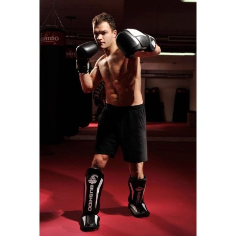 Ochraniacze na piszczele M - Phantom White