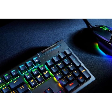 Razer BlackWidow V4 X. Tastatur Formfaktor: Volle Größe (100%), Geräteschnittstelle: USB, Tastatur-Switch: Mechanischer Switch. 