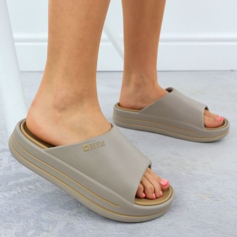 Klapki na platformie Big Star W SS274424 INT2152A