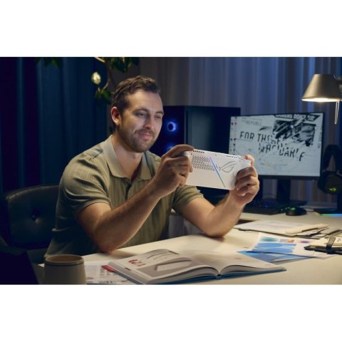 ASUS ROG Ally RC73YA-NH002W Ryzen Z2 A 7.0"FHD Touch 120Hz IPS-level 500nits Glossy 16GB LPDDR5X SSD512 Radeon Graphics 60WHrs W